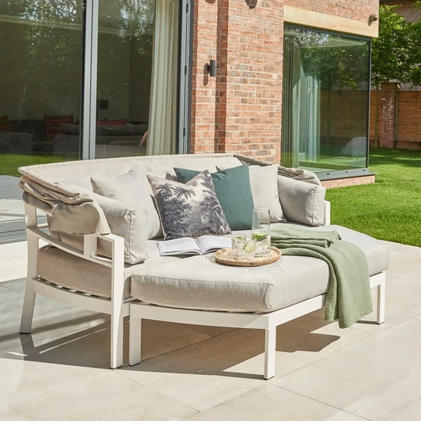 Titchwell White Day Bed 2 Titchwell White Day Bed - Image 2