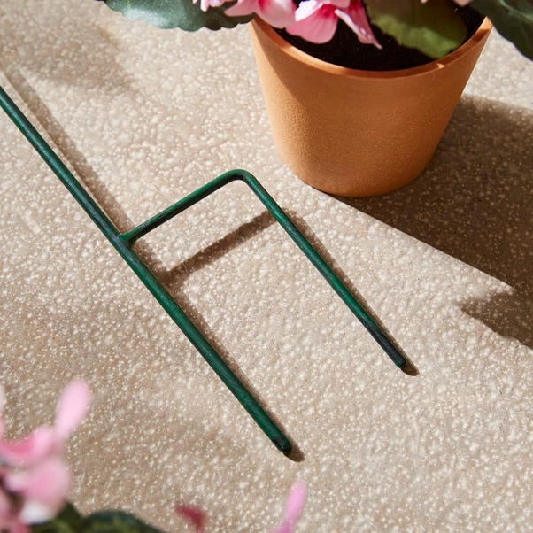 Iron Pink Daisy Garden Stake 2 Iron Pink Daisy Garden Stake - Image 2