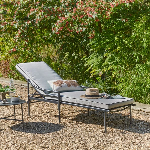 Windsor Lounger 2 Windsor Lounger - Image 2