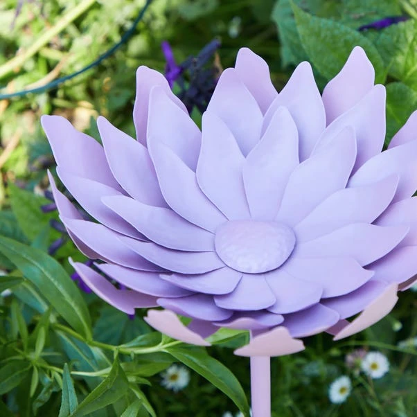 Sophie Robinson Giant Dahlia Garden Stake 2 Sophie Robinson Giant Dahlia Garden Stake - Image 2